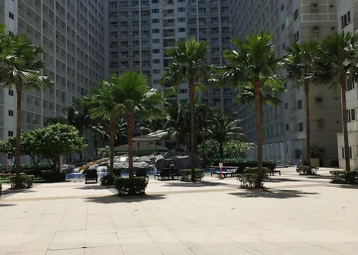 Relax In Pasay Citys Kept Secret - Spacious With Garden View Manila
